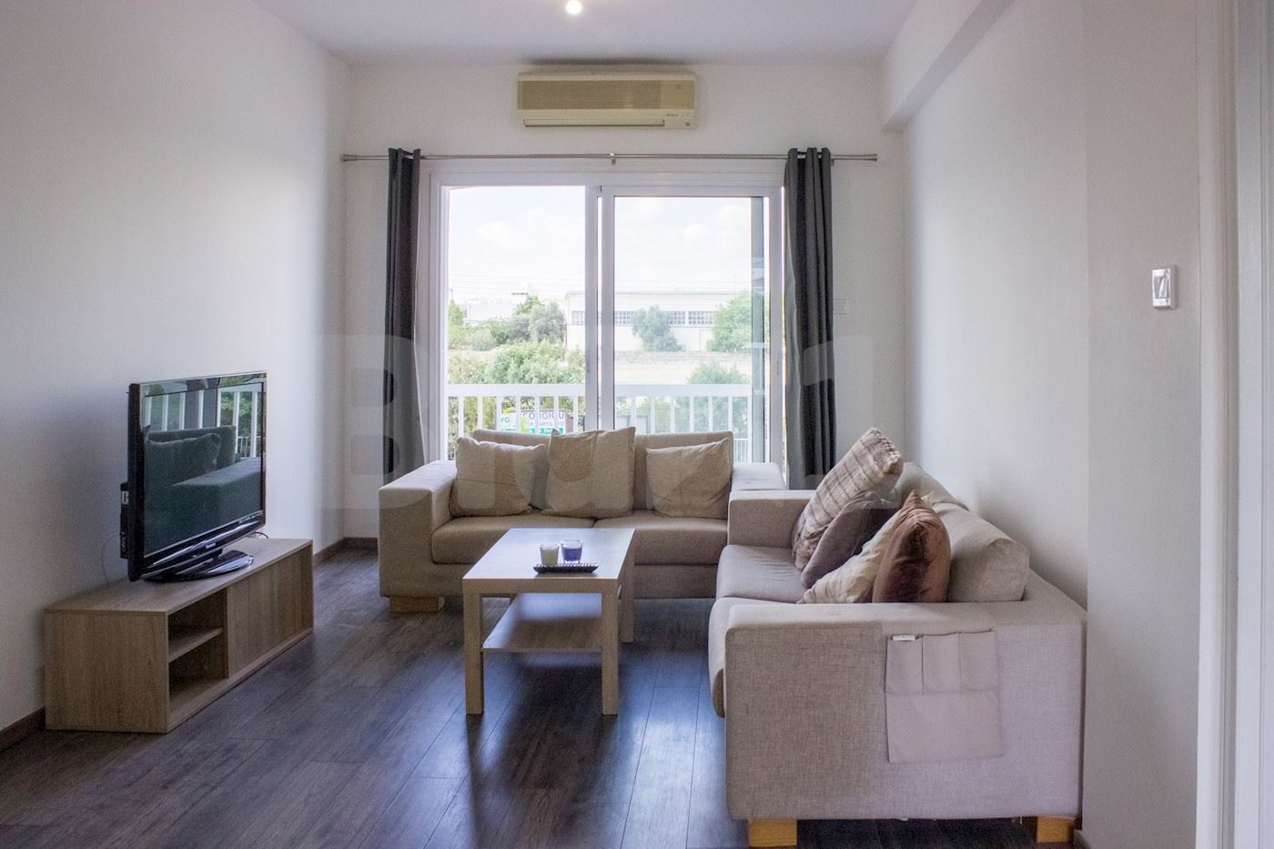 Two-Bedroom Apartment in Strovolοs, Nicosia 1/16