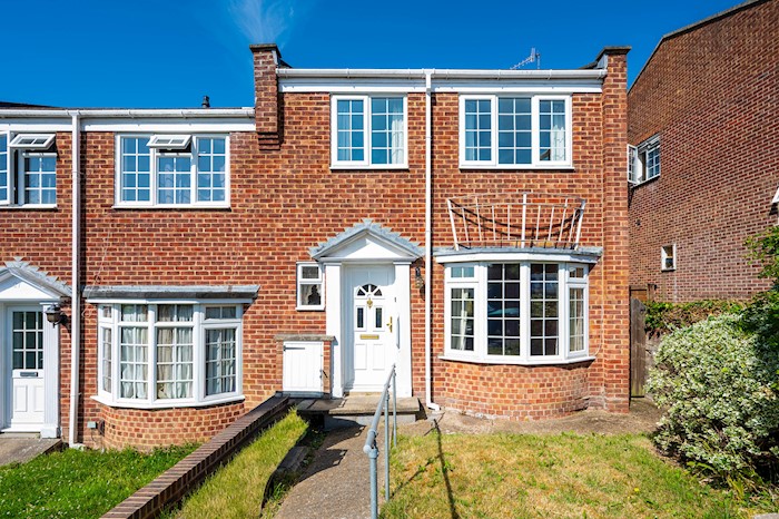 Lynwood, Guildford, Surrey, GU2, United Kingdom