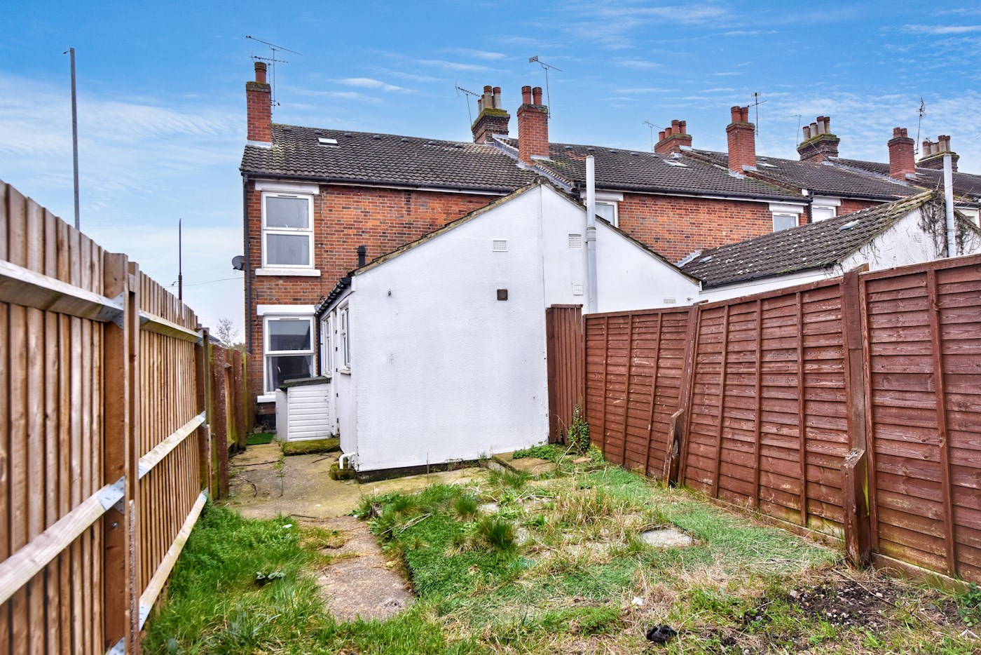 Freehold End of Terrace House