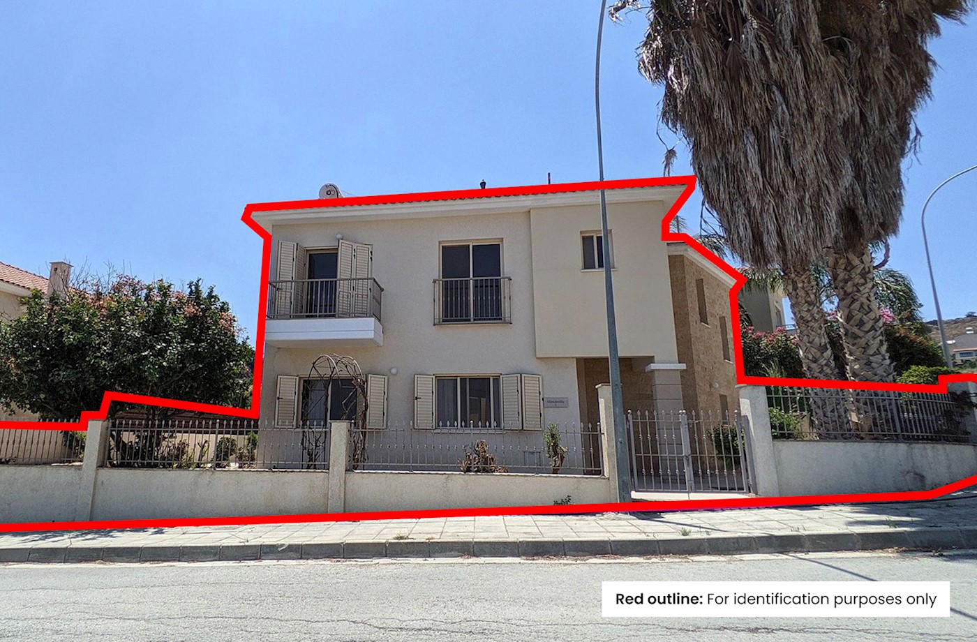 Three-Bedroom House in Pissouri, Limassol 1/22