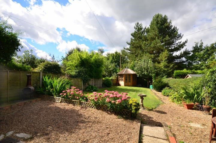 1 St Marys Cottages, Perry Hill, Worplesdon, Guildford, Surrey, GU3