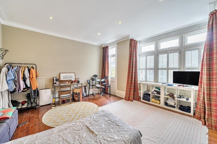 Gowan Avenue, London, SW6