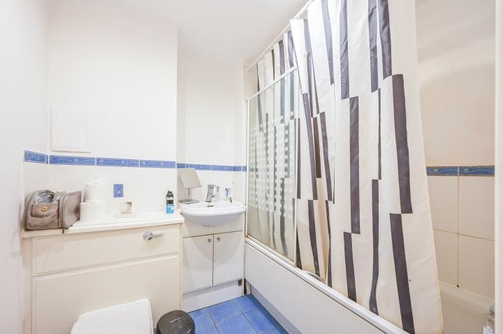 Wards Wharf Approach, London, E16