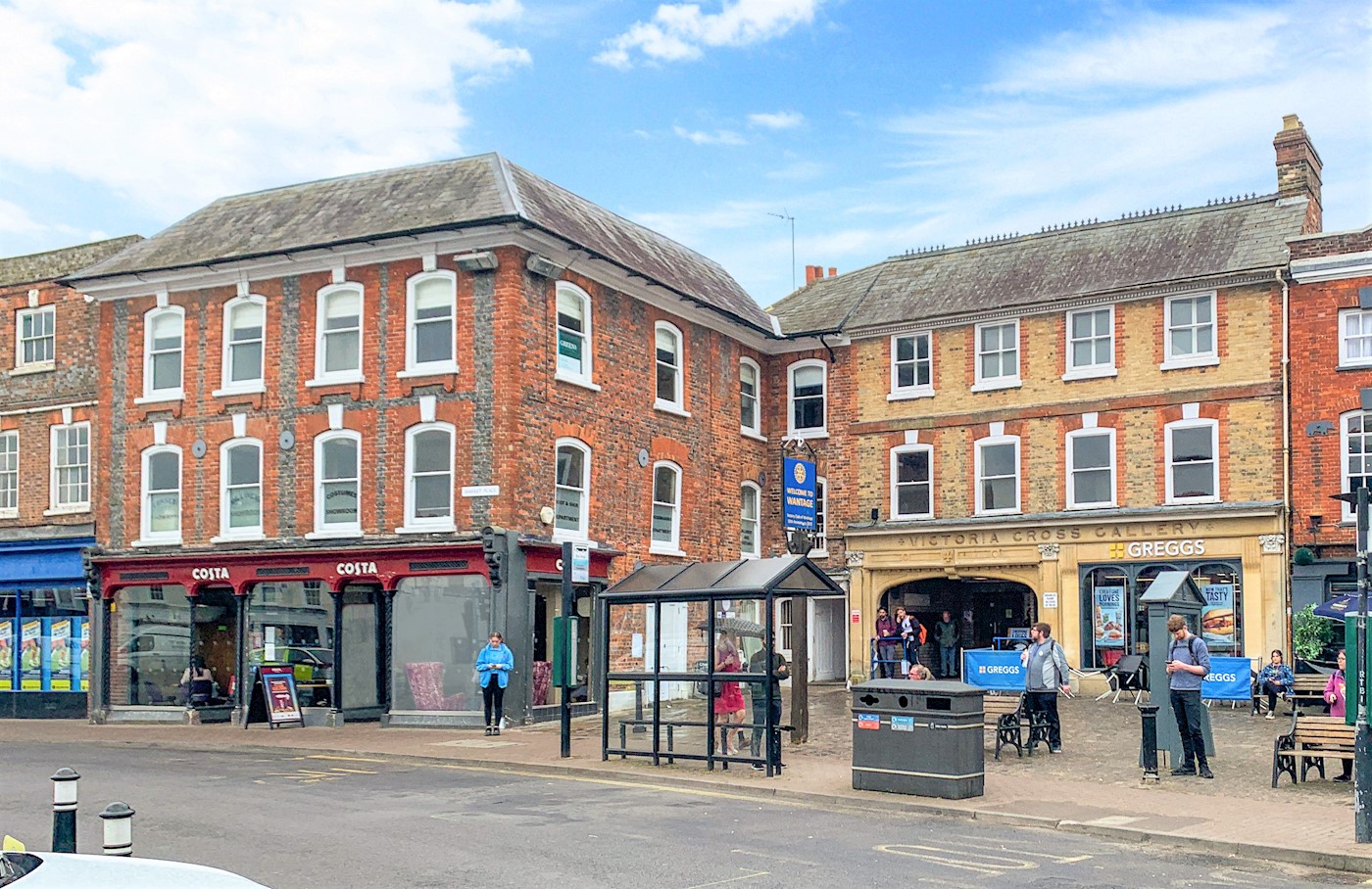 Wantage Sign Flat 1, 11-12 Market Place, Wantage, OX12 8AB
