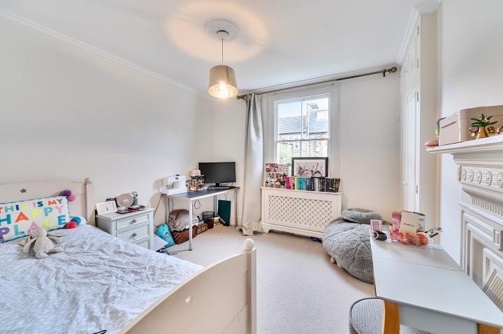 Gowan Avenue, London, SW6