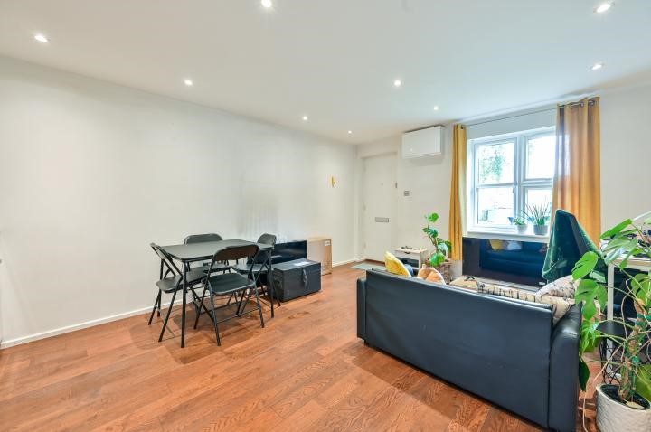 Stylish One Bedroom Flat