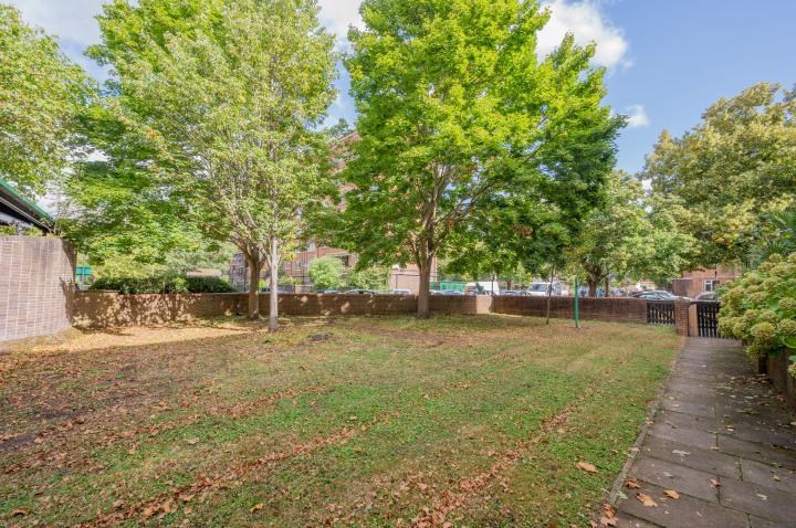 Rollo Court, Strasburg Road, London, SW11