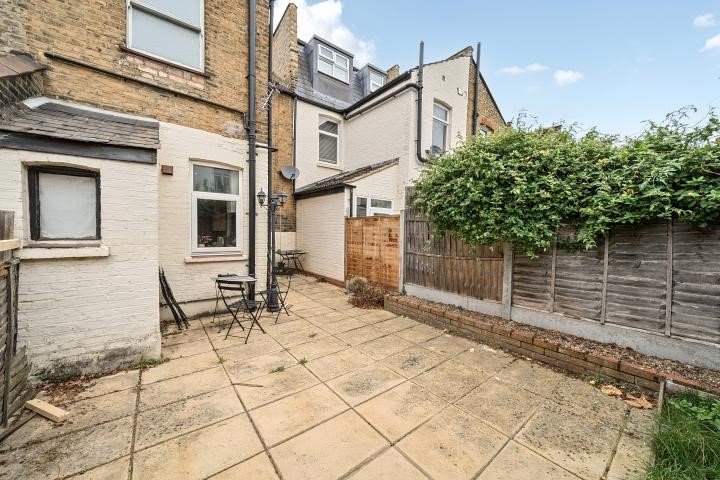 Wrexham Road, London, E3