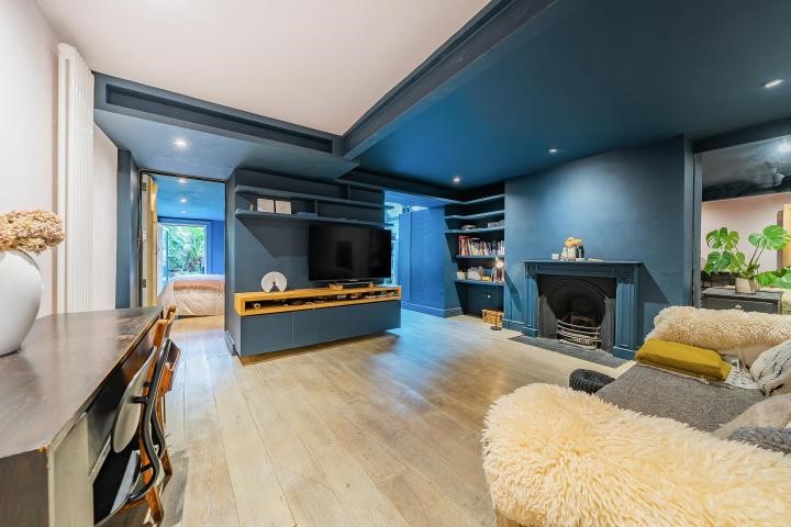 Lillie Road, London, SW6