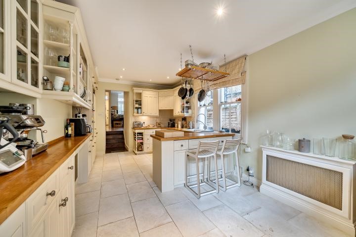 Gowan Avenue, London, SW6