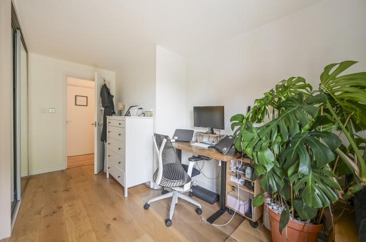 Caxton Apartments, Cable Street, London, E1