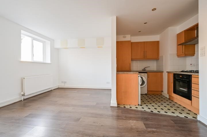 Kingsbridge Court, Dockers Tanner Road, London, E14