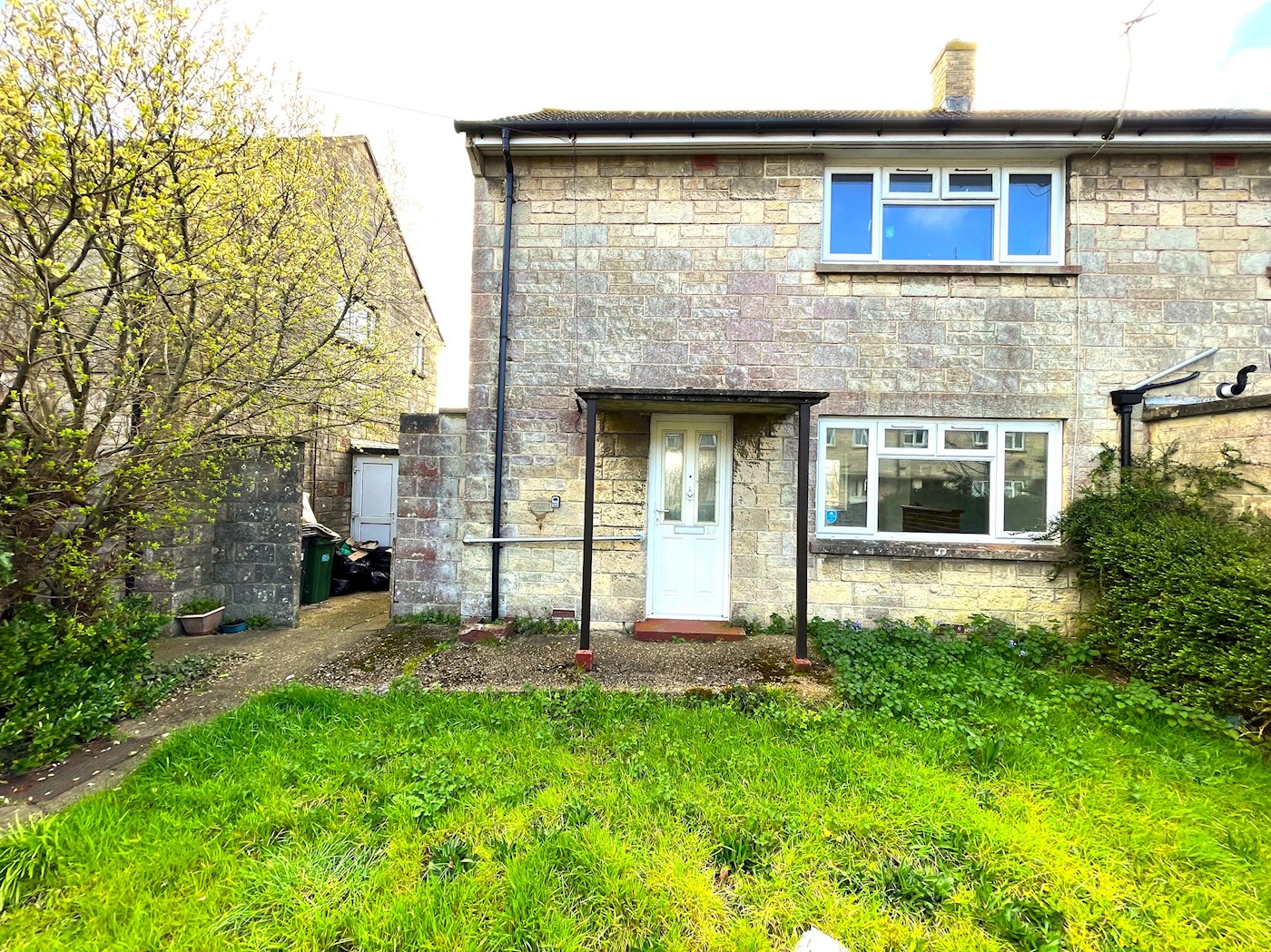 Freehold End of Terrace House