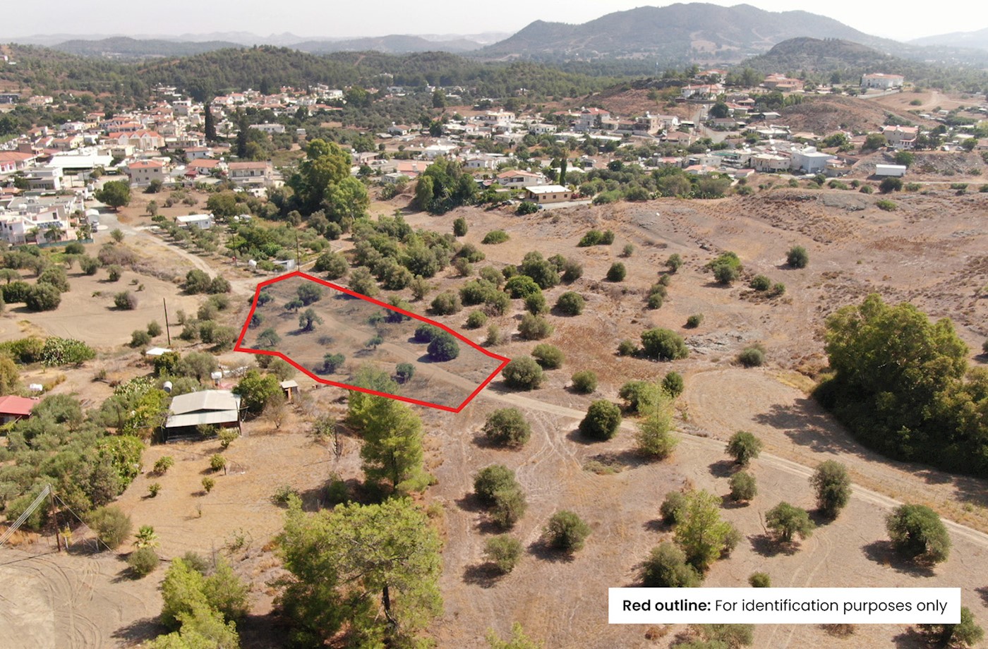 Residential Field in Kornos, Nicosia 1/3