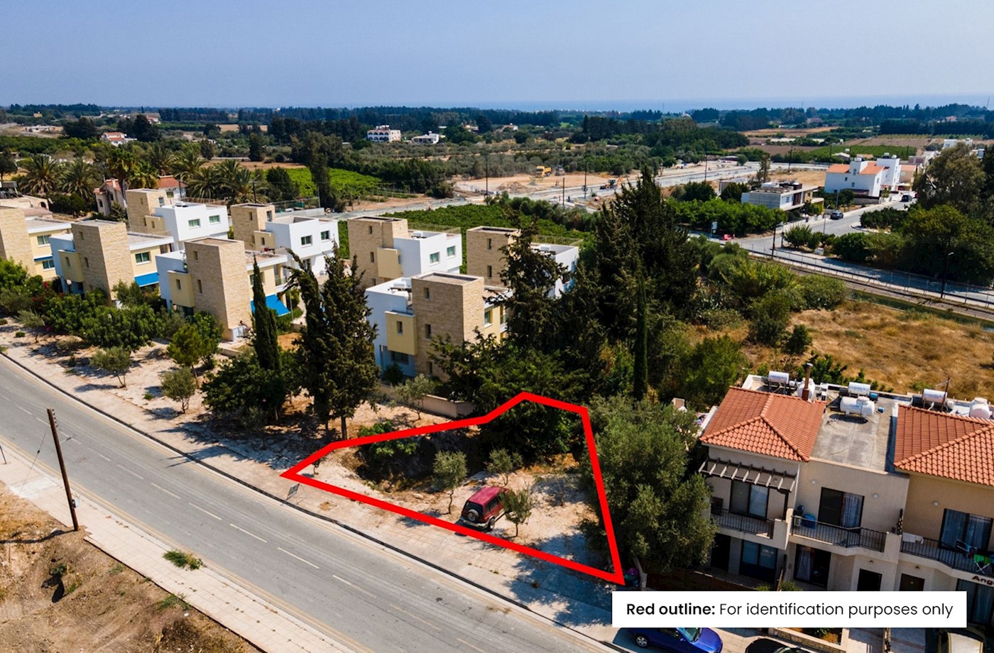 Residential field in Geroskipou, Paphos 1/3