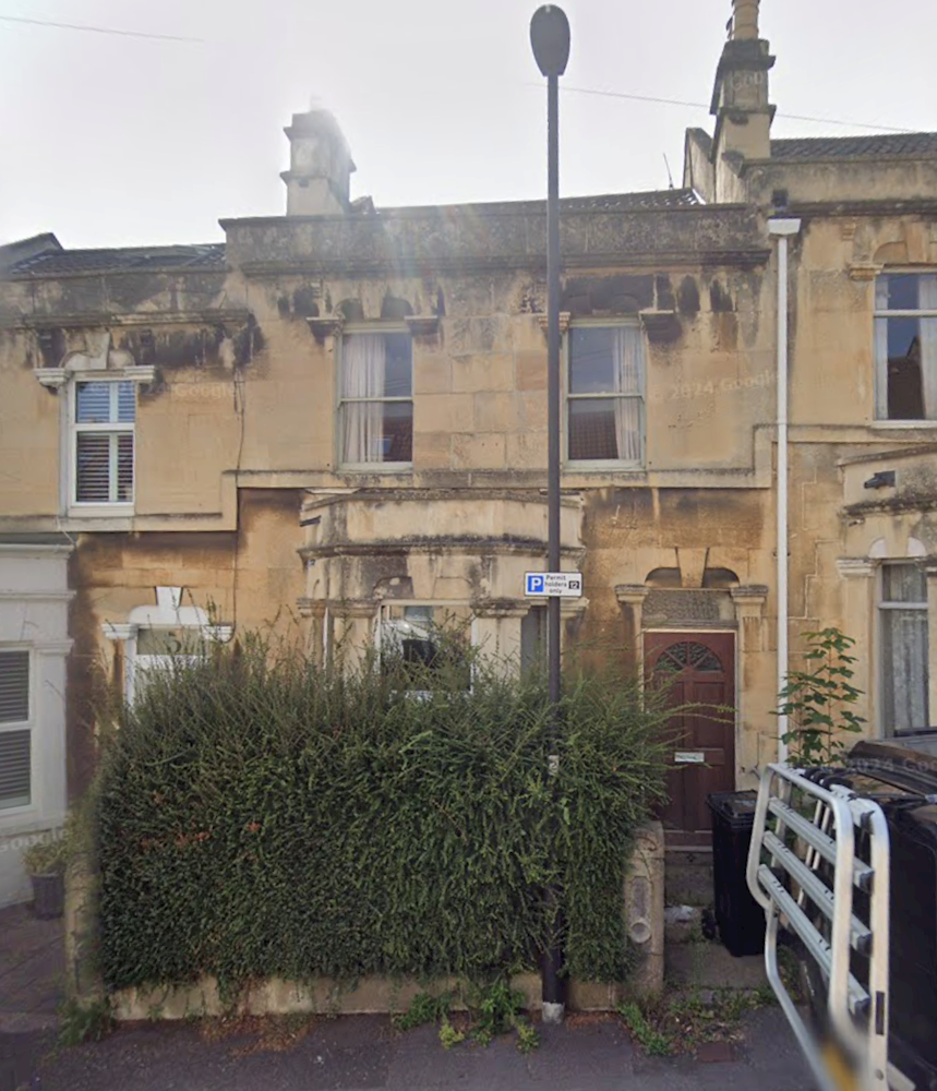 Three-Bedroom Period Mid-Terrace Property in Bath