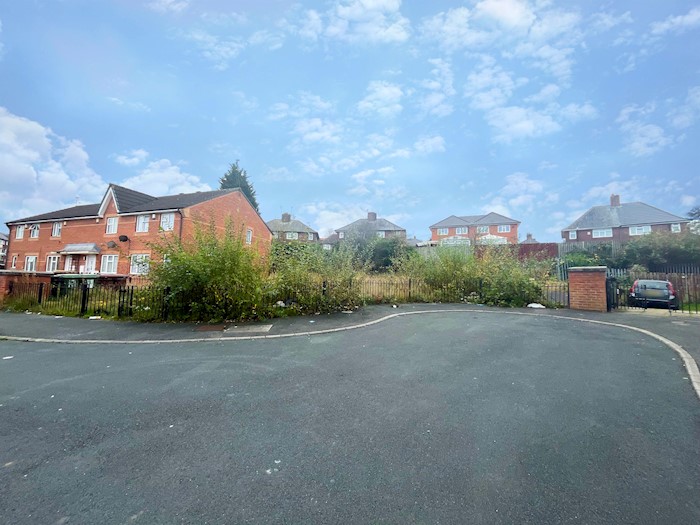 Land at Moynihan Close, Harehills, Leeds LS8 3QA, Reino Unido