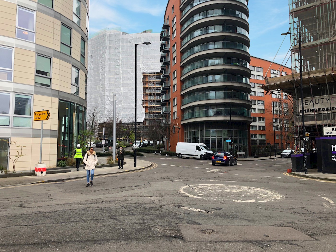 Il Bacino, Unit 1, Michigan Building, New Providence Wharf, Fairmont Avenue, Tower Hamlets, E14 9PB