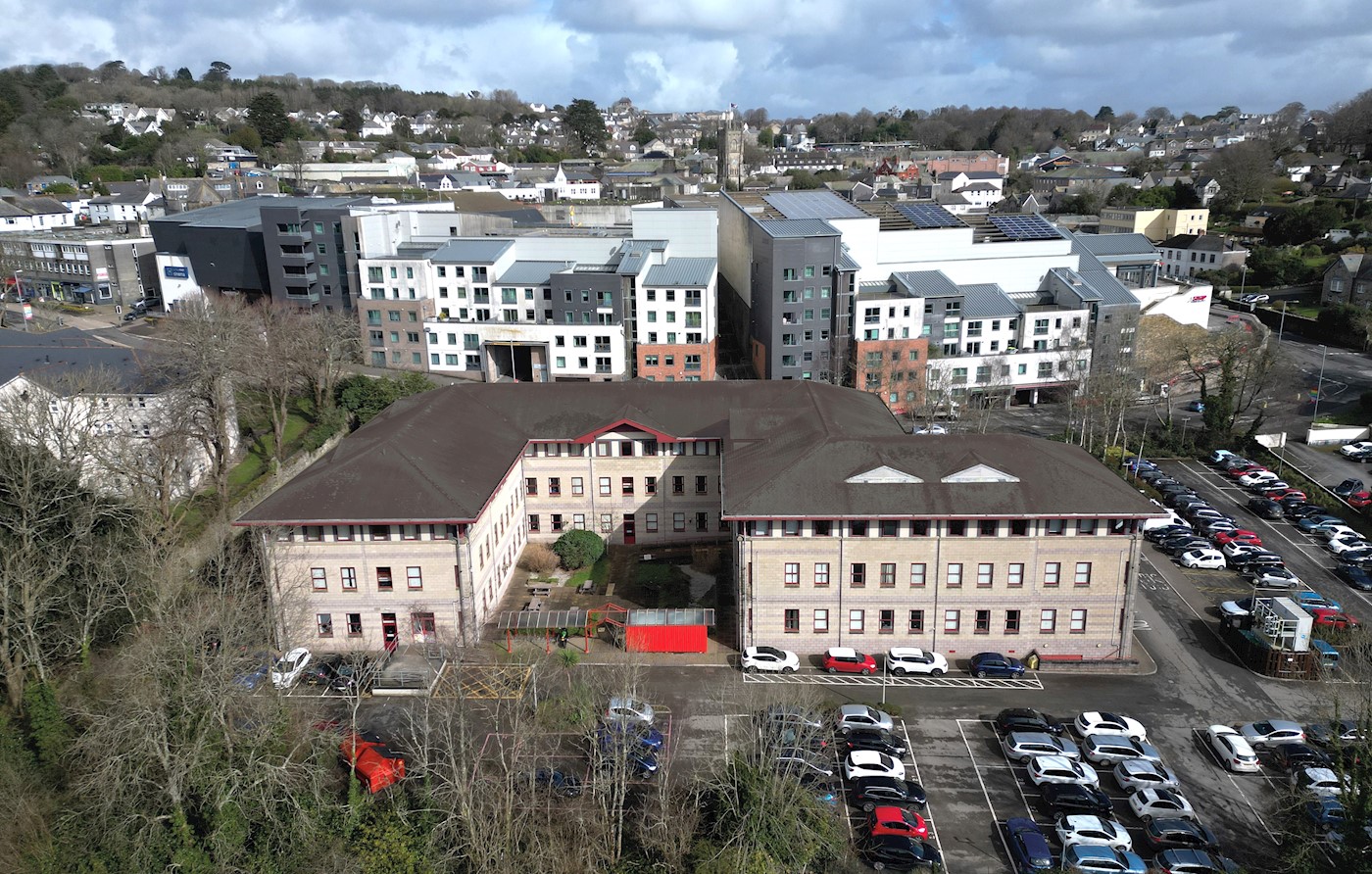 Penhaligon House, Trinity Street, St Austell, PL25 5BG 1/7