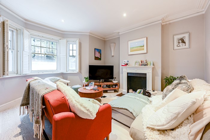Lyndhurst Mansions, Vera Road, London, SW6, United Kingdom