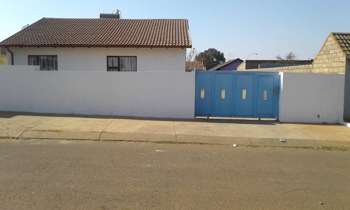 3 Imperial Crescent, Lawley, Lenasia, South Africa