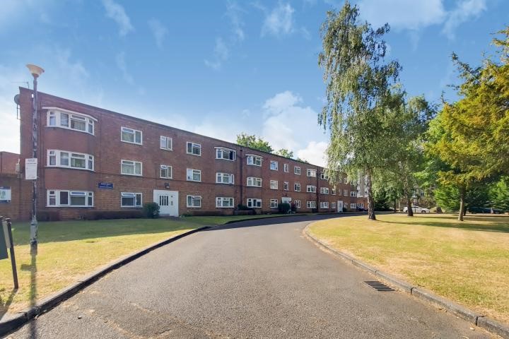 Garage, Sutton Court, Brighton Road, Sutton, Surrey, SM2