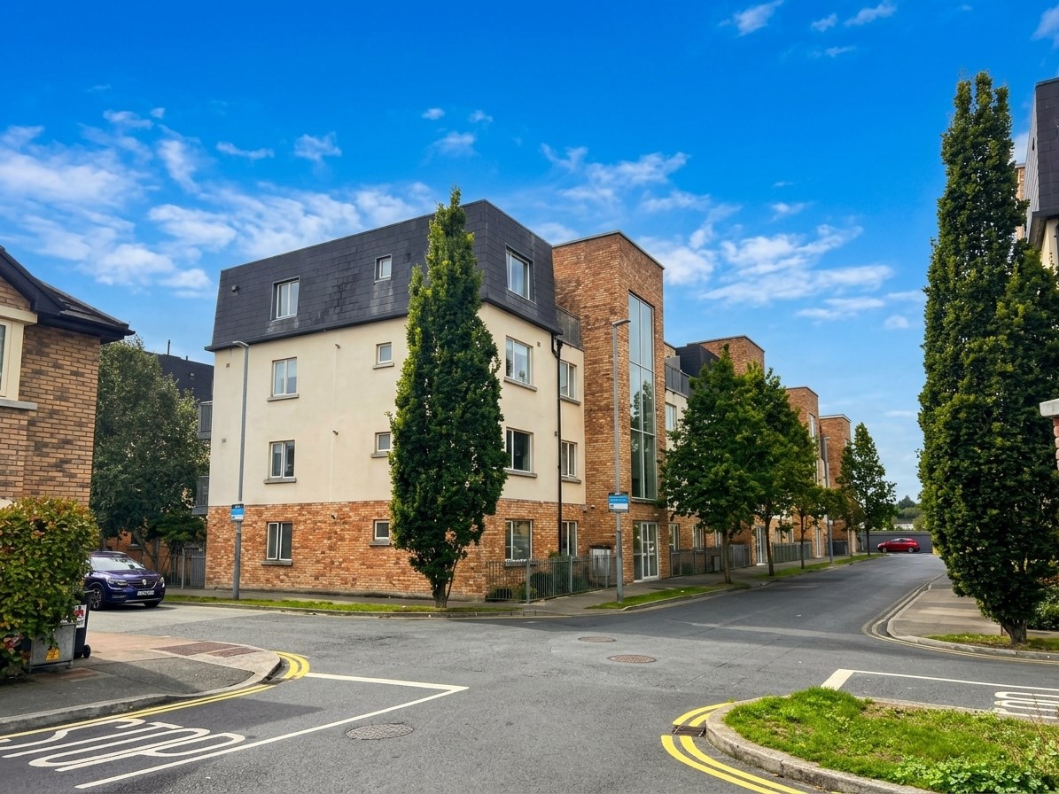 Apartment 30, Block 3, Eaton Terrace image 2