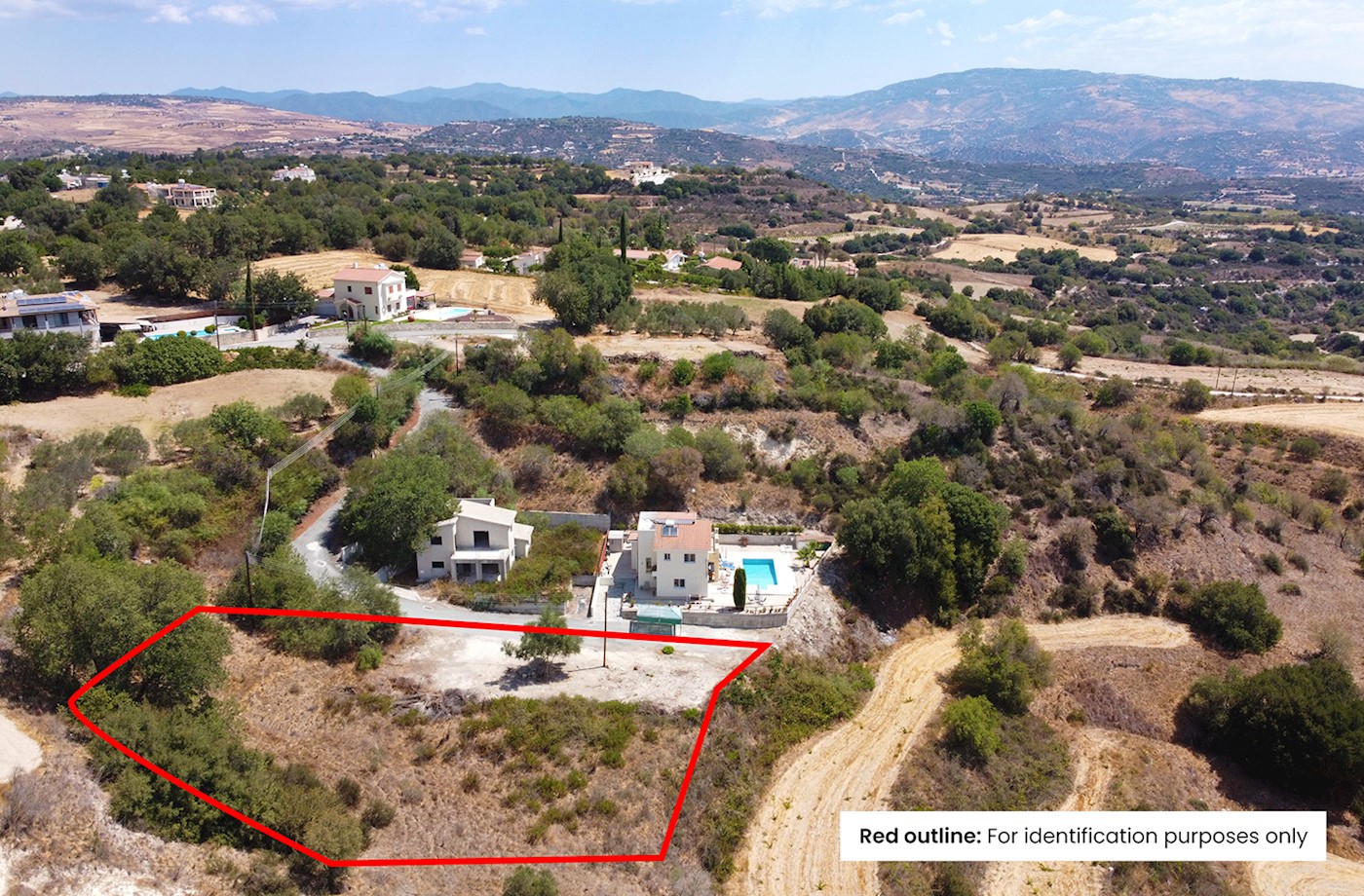 Residential field in Polemi, Paphos 1/2