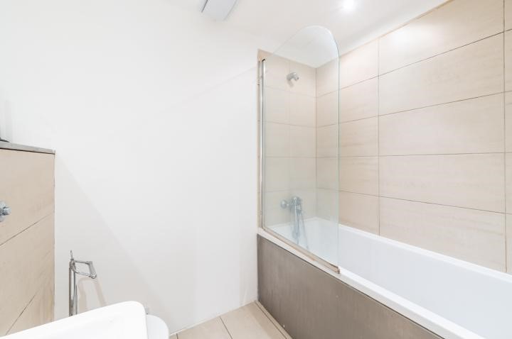 Corona Building, Blackwall Way, London E14