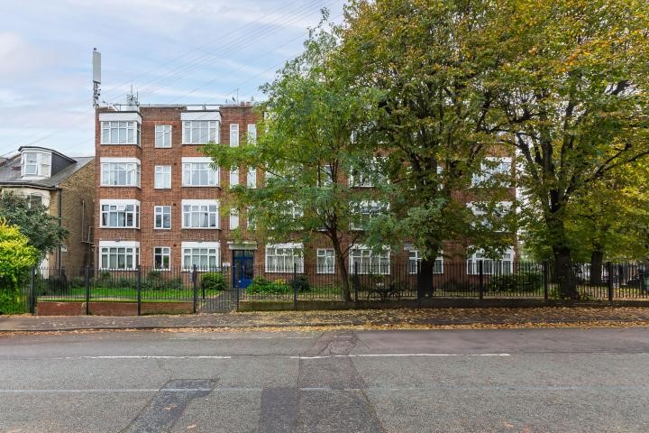 Fairlop Court, Fairlop Road, London, E11 1/8