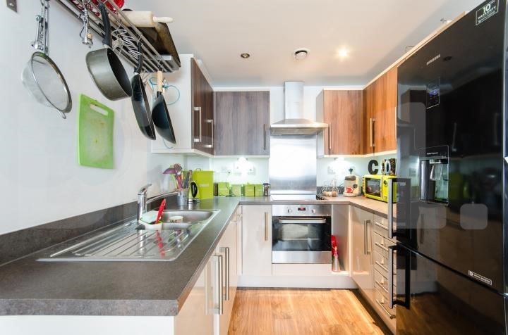 Flat 5, 70 Craven Park, Harlesden, NW10 9AZ