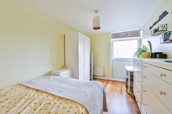 Aits View, Victoria Avenue, West Molesey, Surrey, KT8