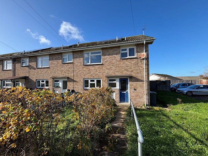 9 Solent Gardens, Freshwater, Isle of Wight, PO40 9PN, United Kingdom