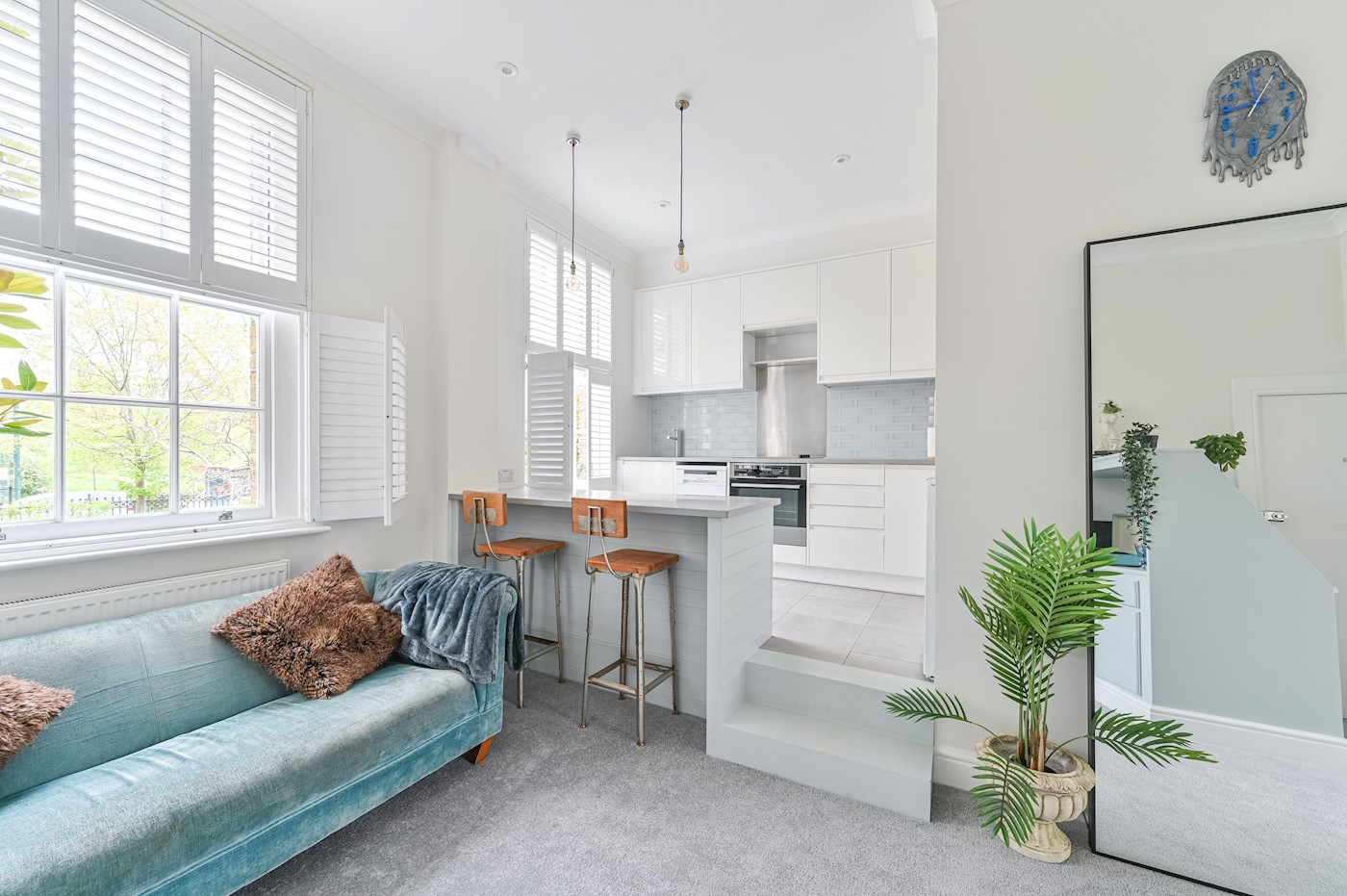 Contemporary Two-Bedroom Ground Floor Flat