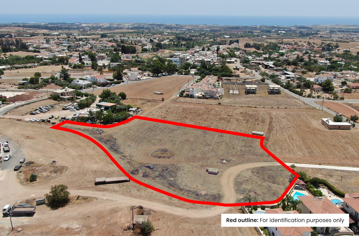 Residential Field in Anarita, Paphos 1/3