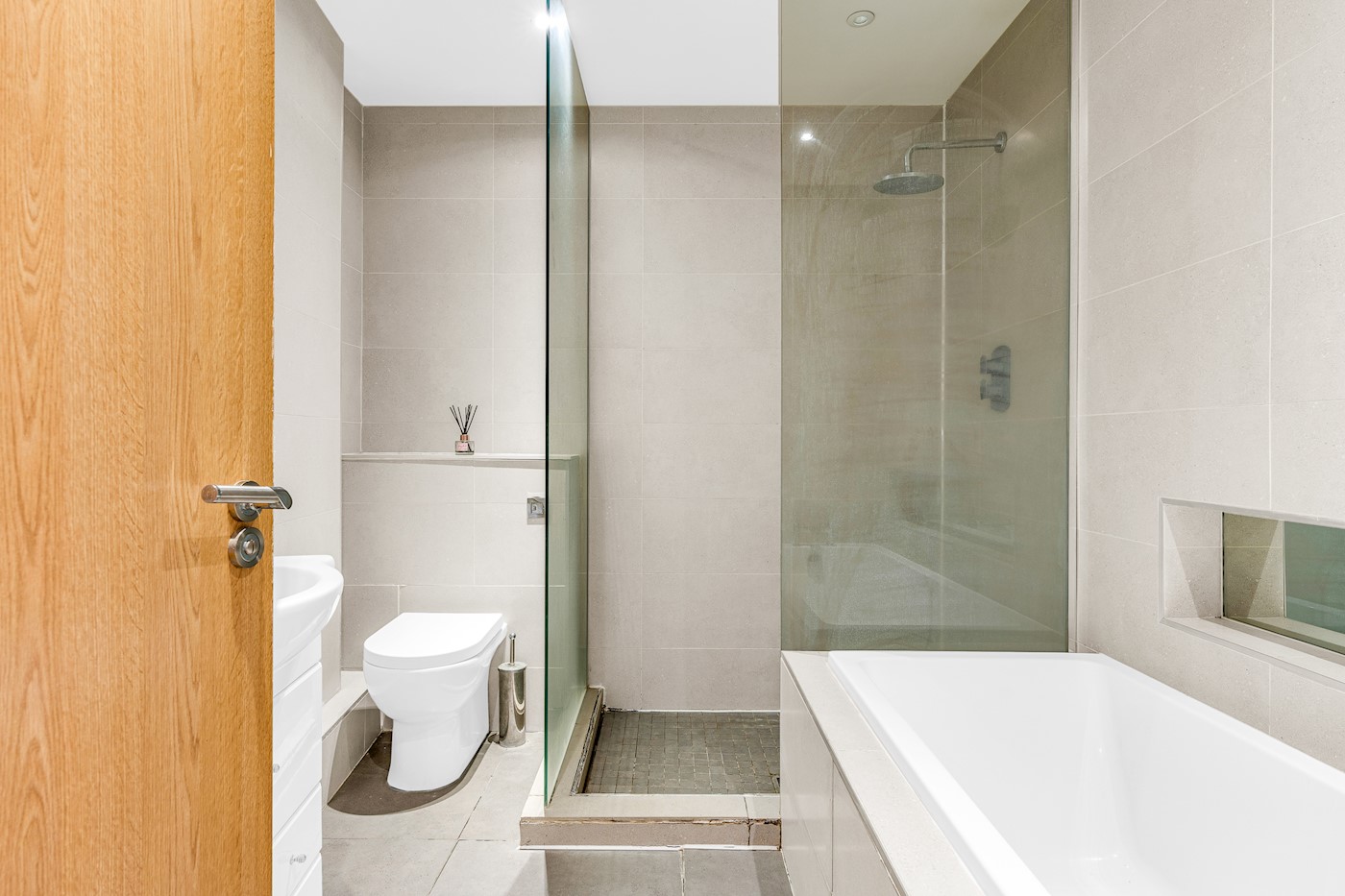 1 Market Court, Railway Street, Hertford, SG14 1BA