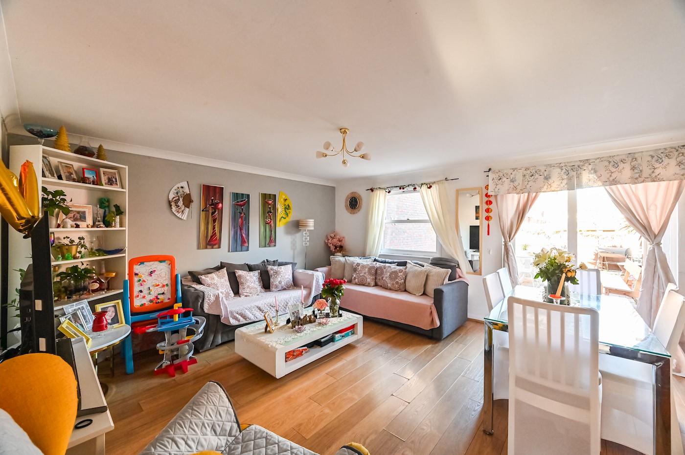 Bright Three Bedroom Terraced House