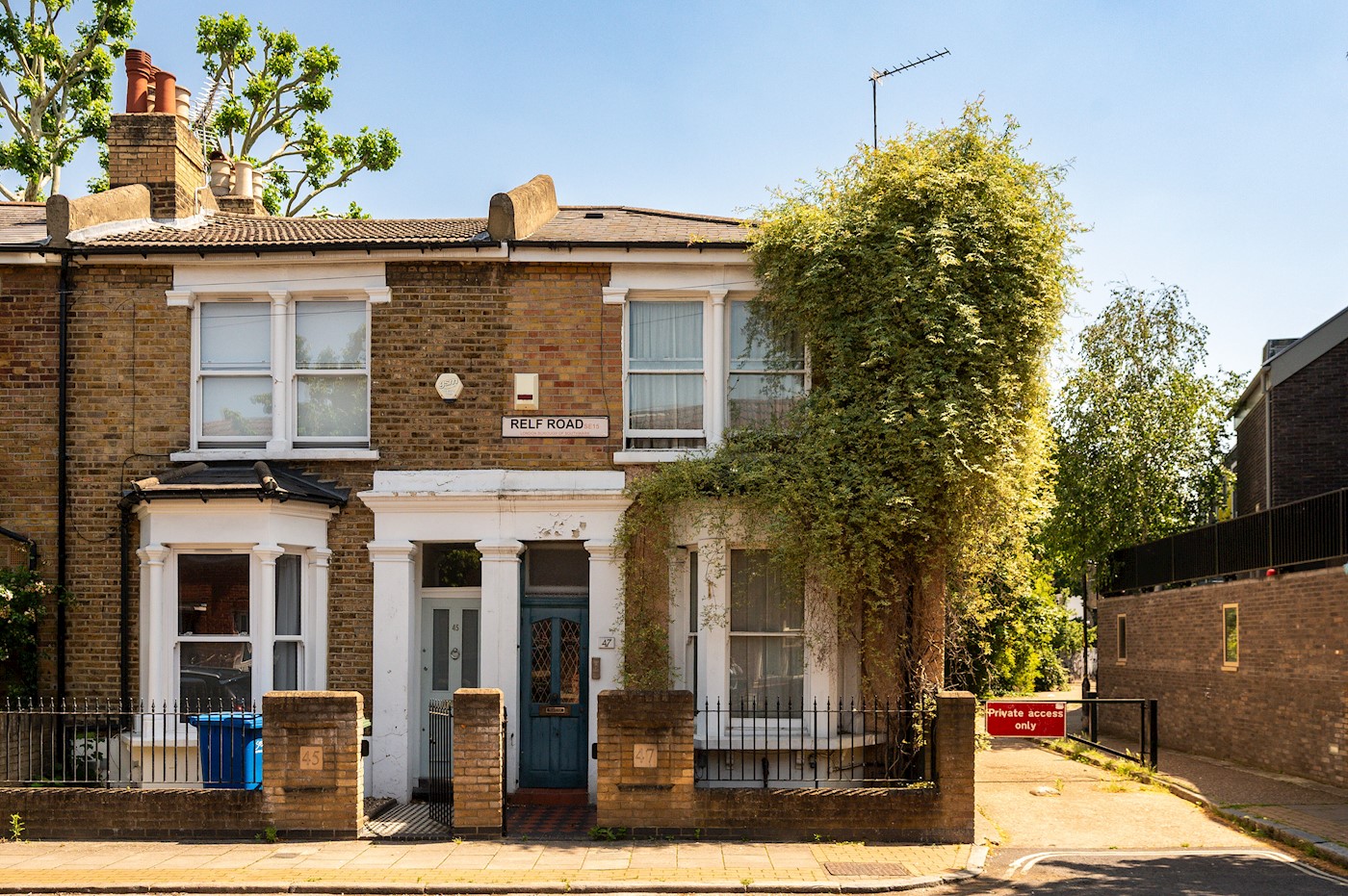 Freehold Three-Bedroom House with Private Garden