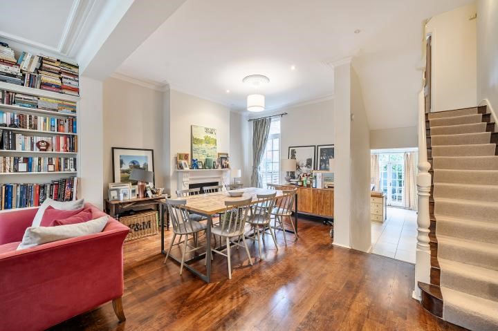 Gowan Avenue, London, SW6