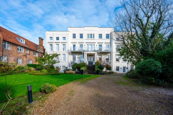 Hampton Court Road, East Molesey, Surrey, KT8, United Kingdom