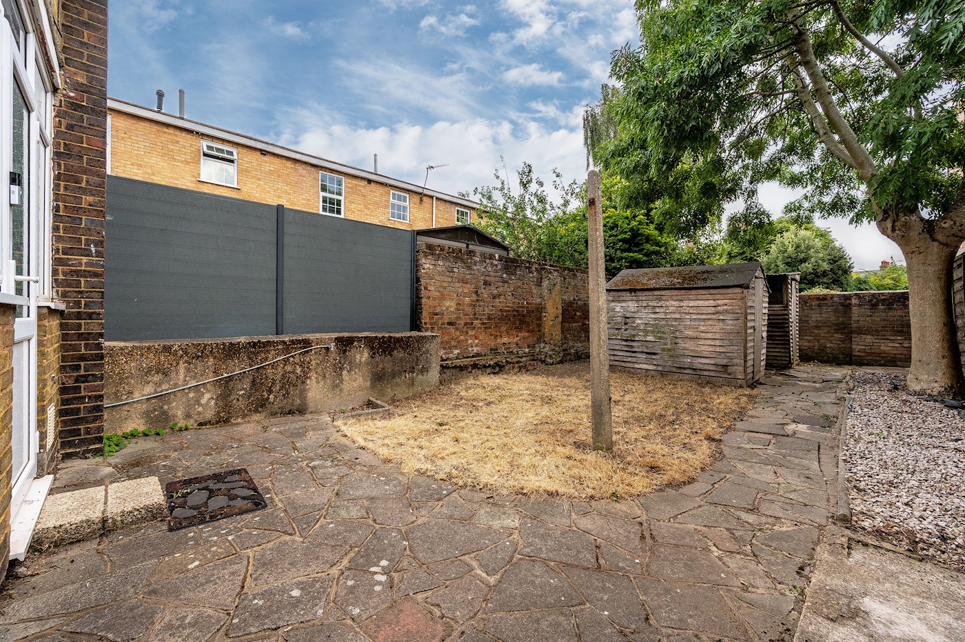 Wonderful Three Bedroom End of Terrace House
