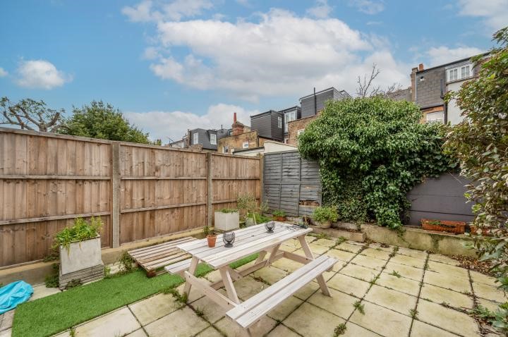 6a Undine Street, London, SW17