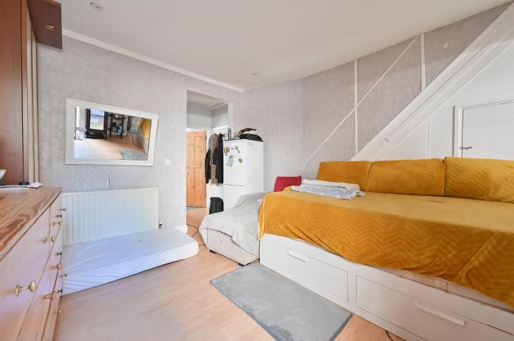 29 Cassio Road, Watford, WD18