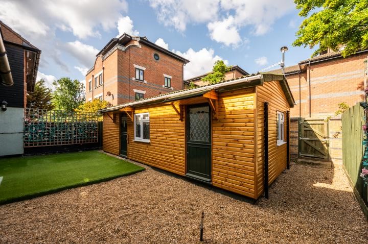 26 Credon Road, London, SE16