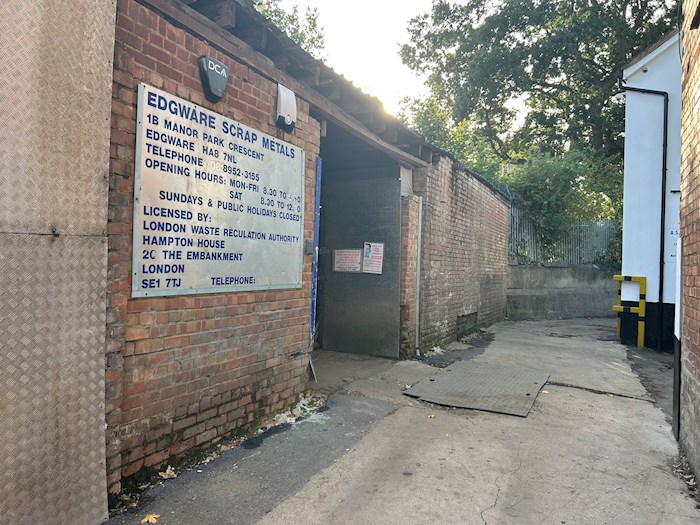 1b Manor Park Crescent, Edgware, HA8 7NL, United Kingdom