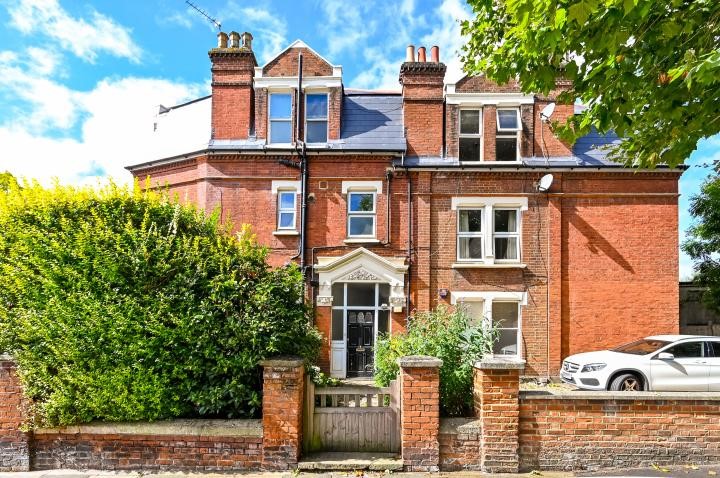 Clifden Road, Twickenham, Middlesex, TW1 1/11