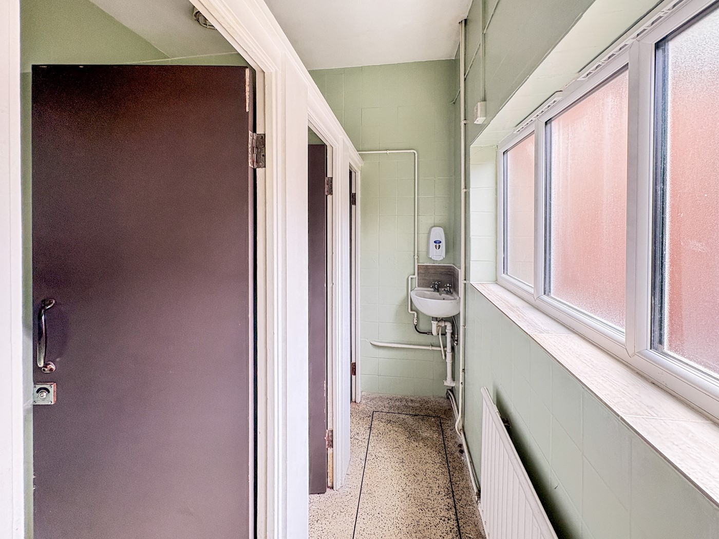 Smokers Arms, Albion Street, Grimsby, DN32 7DX