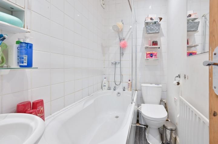 29 Cassio Road, Watford, WD18