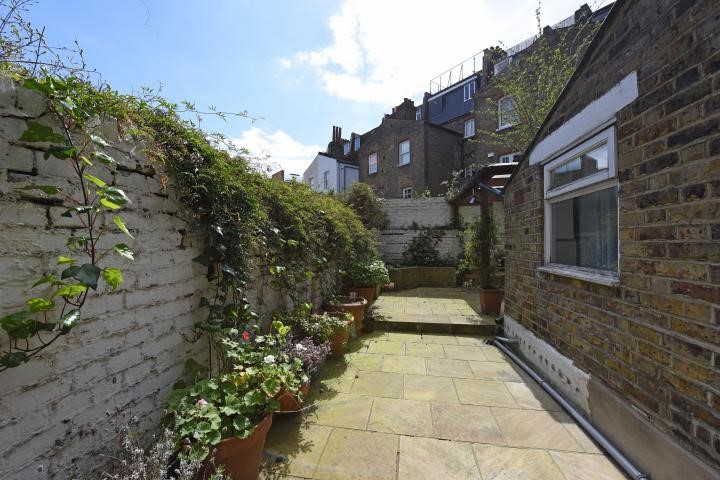 69A Comyn Road, London, SW11