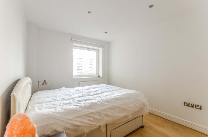 Wards Wharf Approach, London, E16